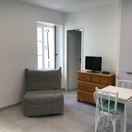 Studio Renove En Centre-Ville, Ideal Pour Des Vacances A Pied, Calme Et Confort, Classe 2 Etoiles. - Fr-1-4-512 سان جان دو لوز المظهر الخارجي الصورة