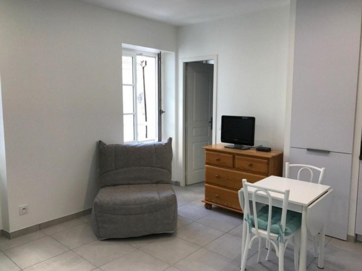 Studio Renove En Centre-Ville, Ideal Pour Des Vacances A Pied, Calme Et Confort, Classe 2 Etoiles. - Fr-1-4-512 سان جان دو لوز المظهر الخارجي الصورة